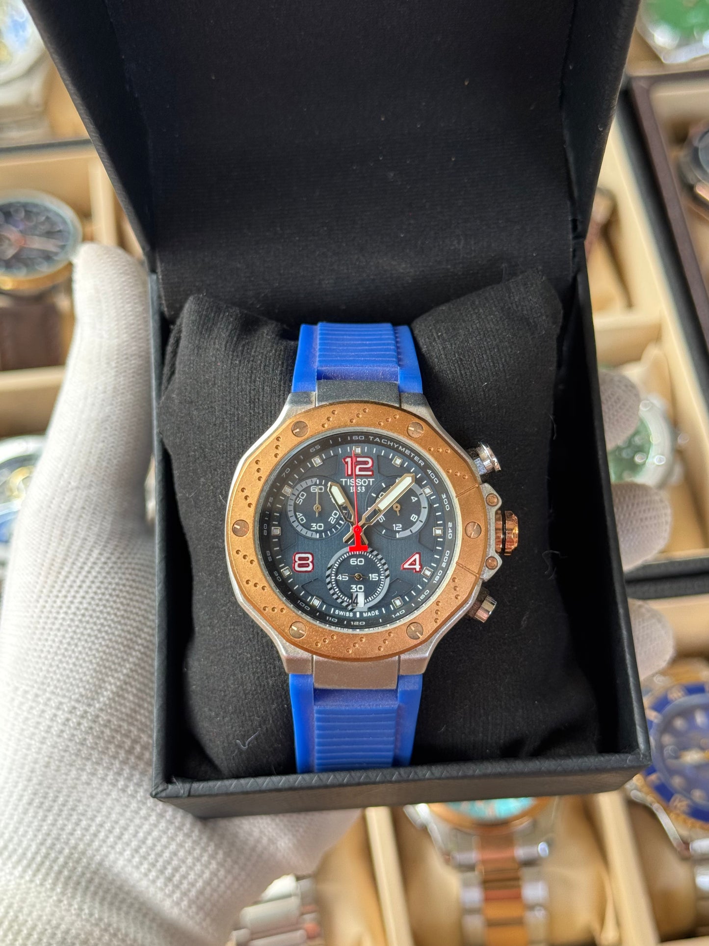 TISSOT Silicone Strap Watch With Date