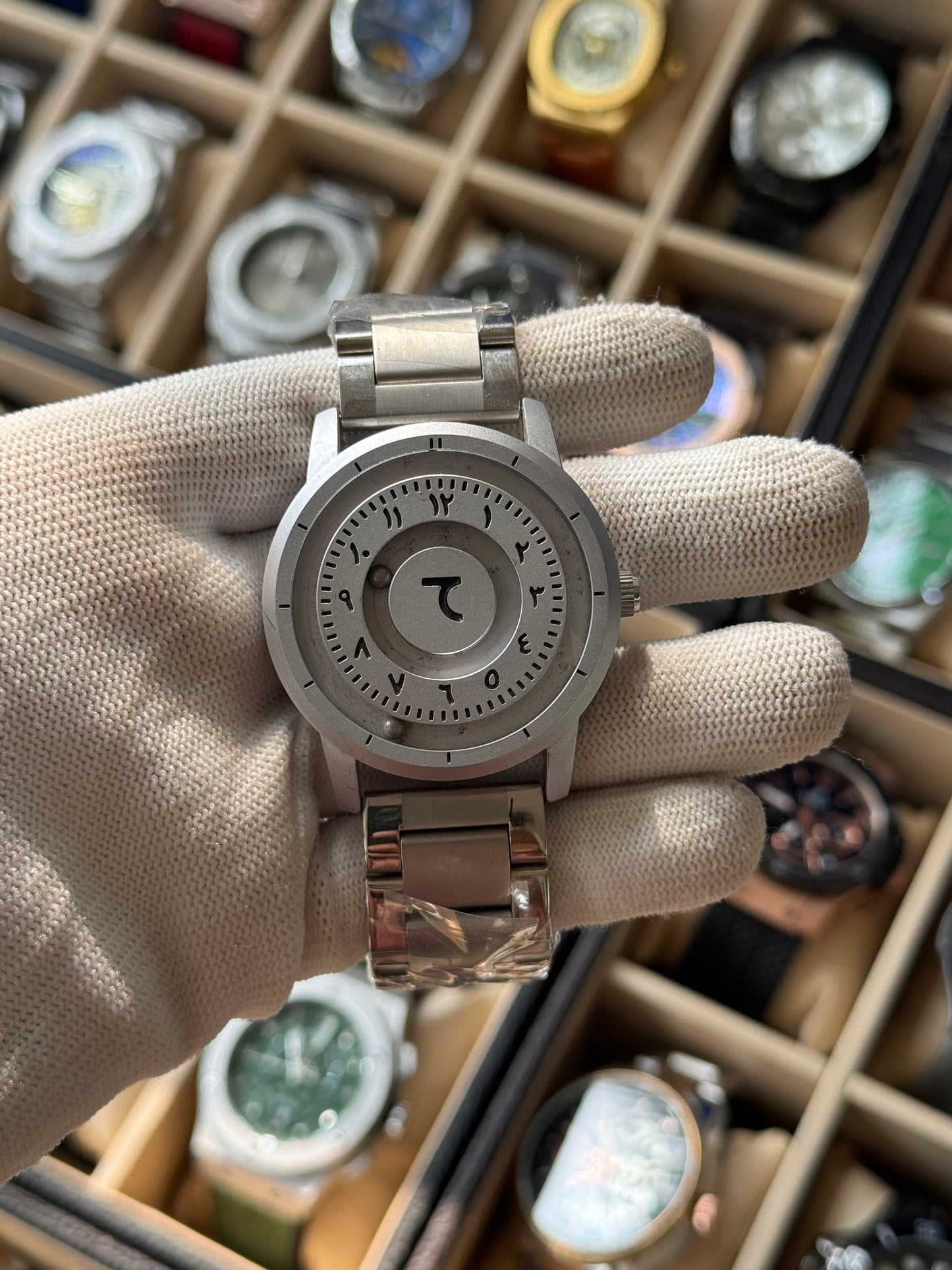 Arabic Dial Stainless Steel  Wrist Watch, Minimalist Magnetic Rotating Disc Face